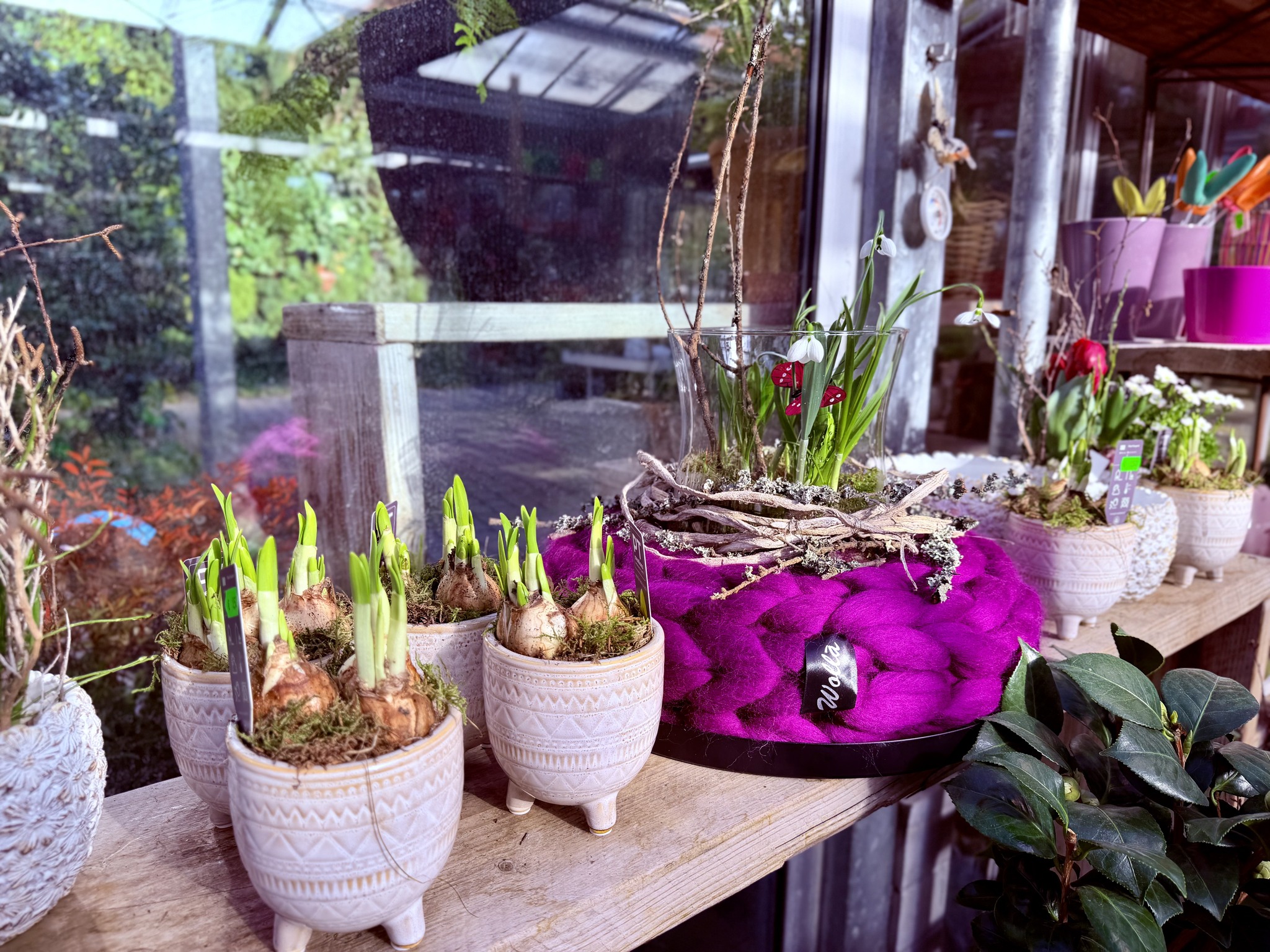 Wollkranz mit Frühlingsdeko